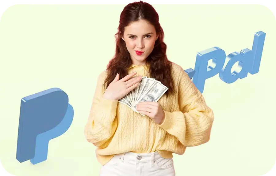 Девушка с долларами на фоне логотипа PayPal