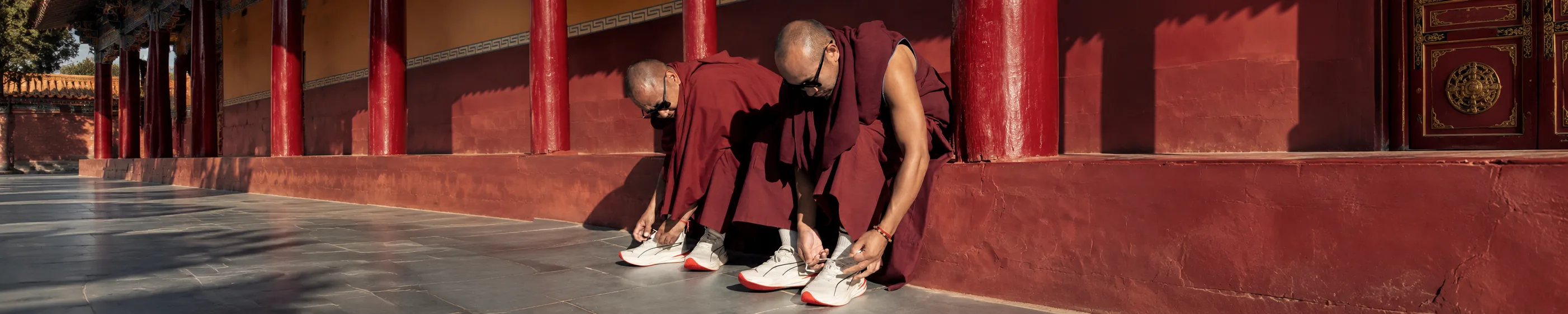 Puma Meditation in Motion - монахи монастыря Тикси в кроссовках Puma